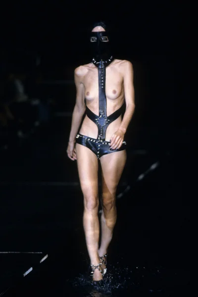 Look 19